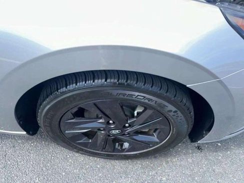 Used 2023 Hyundai Elantra SEL image 20