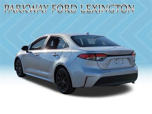 Used 2023 Toyota Corolla LE image 7