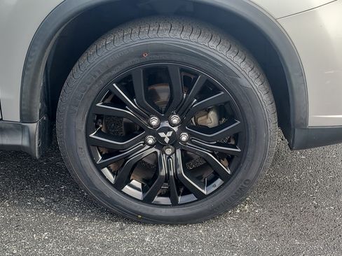Used 2019 Mitsubishi Outlander Sport ES FWD image 11