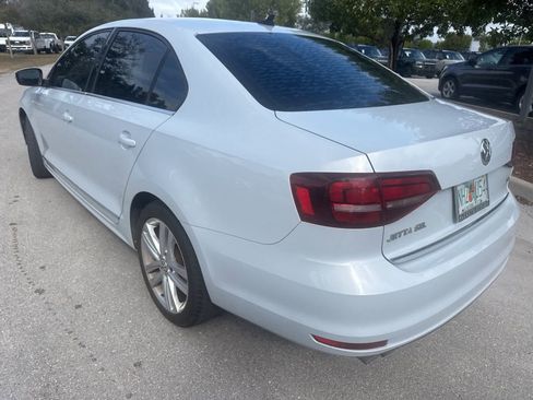 Used 2017 Volkswagen Jetta SEL image 40