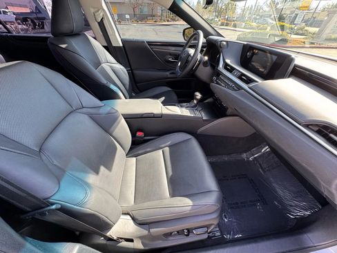 Used 2020 Lexus ES 300h w/ Premium Package image 13