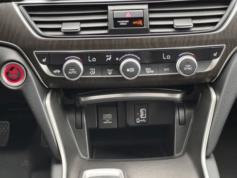 Used 2019 Honda Accord EX image 11
