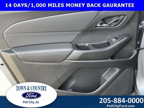 Used 2023 Chevrolet Traverse LT w/ LT Premium Package image 7