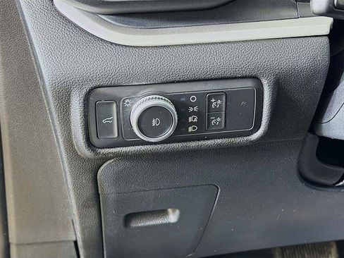 Used 2022 Ford Explorer XLT w/ Equipment Group 202A AWD/4WD image 29