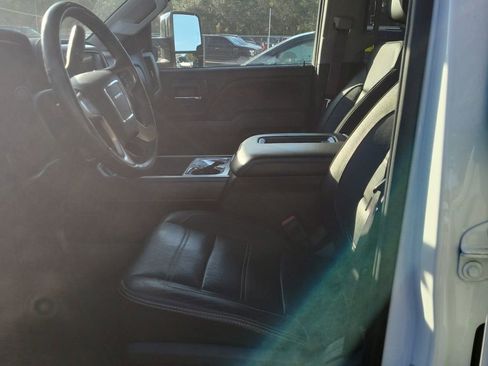 Used 2017 GMC Sierra 2500 Denali w/ Duramax Plus Package image 9