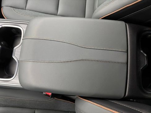 New 2025 GMC Acadia AT4 image 30