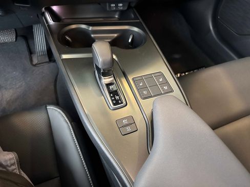 New 2026 Lexus UX 300h AWD image 25