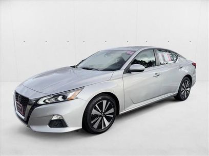 Used 2022 Nissan Altima 2.5 SV