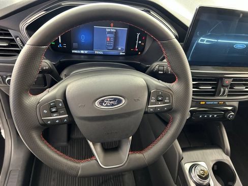 Used 2024 Ford Escape ST-Line w/ Tech Pack #1 AWD/4WD image 11