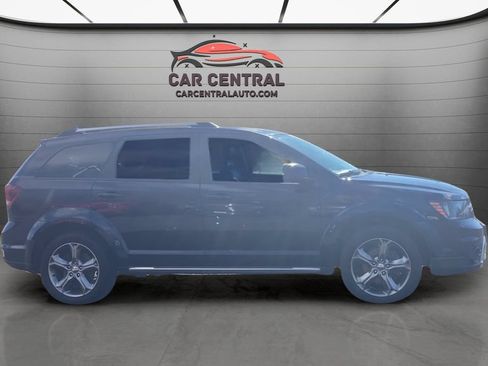 Used 2017 Dodge Journey Crossroad FWD image 6