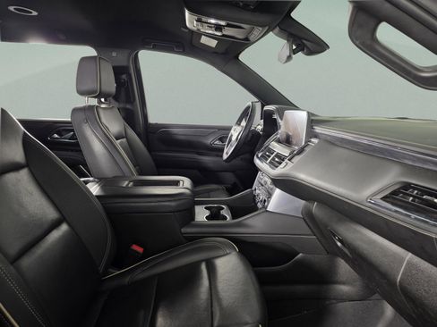 Used 2022 GMC Yukon XL SLT w/ SLT Luxury Package image 25