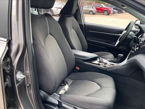 Used 2023 Toyota Camry LE w/ Convenience Package image 9
