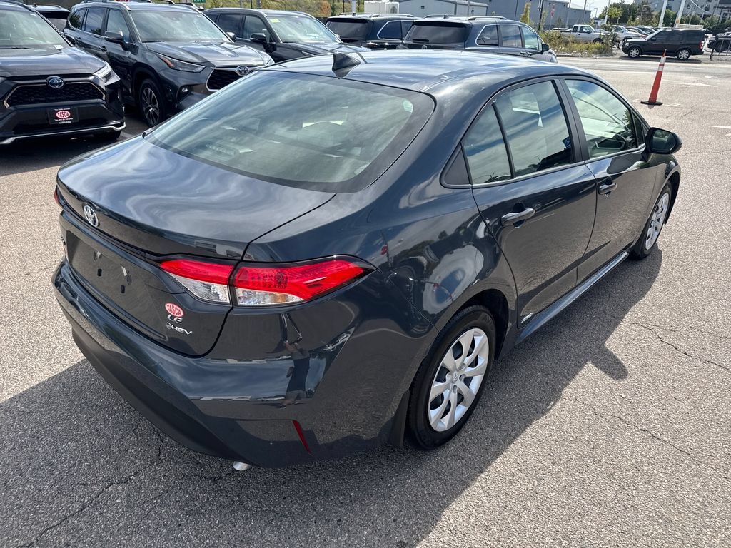 Used 2025 Toyota Corolla LE AWD/4WD image 7