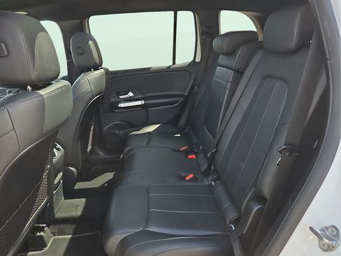 Used 2023 Mercedes-Benz GLB 250 image 10