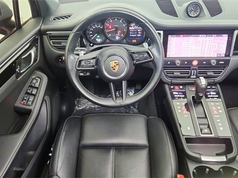 Used 2024 Porsche Macan w/ Premium Plus Package image 36