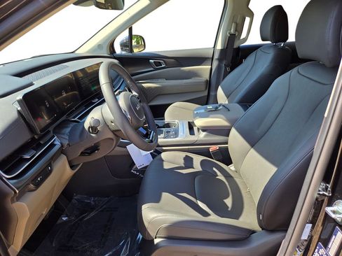 New 2026 Kia Carnival image 18