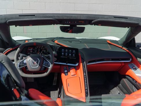 Used 2023 Chevrolet Corvette Stingray Premium Conv w/ Z51 Performance Package RWD image 21