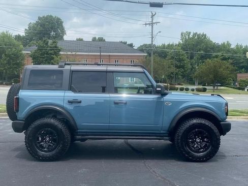 Used 2022 Ford Bronco Wildtrak image 3