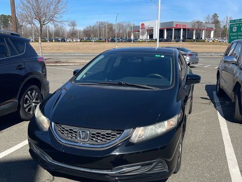 Used 2015 Honda Civic SE image 9