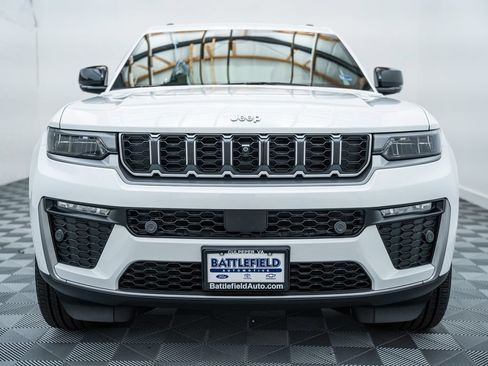 Used 2026 Jeep Grand Cherokee L Limited w/ Luxury Tech Group II AWD/4WD image 2