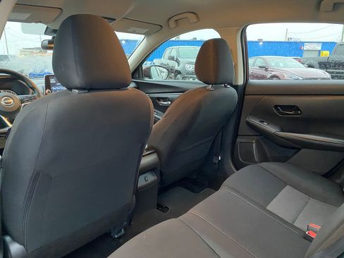 Used 2025 Nissan Sentra SV image 13