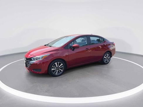 Used 2025 Nissan Versa SV FWD image 4