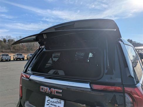 New 2026 GMC Yukon Elevation image 32