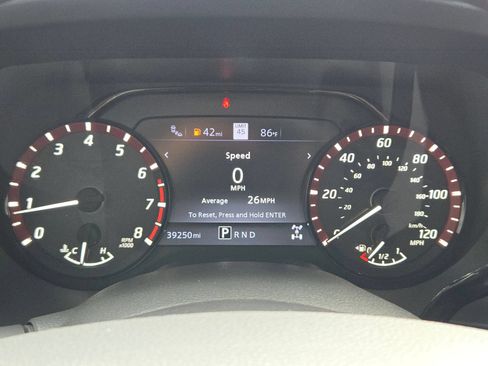 Used 2024 Nissan Titan PRO-4X w/ Pro-4x Convenience Package AWD/4WD image 23