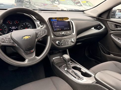 Used 2023 Chevrolet Malibu LT FWD image 17