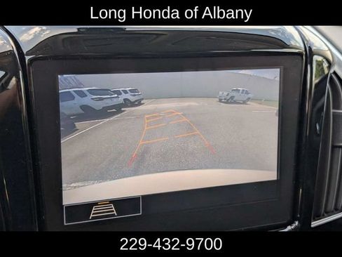 Used 2021 Chevrolet Traverse LT FWD image 26