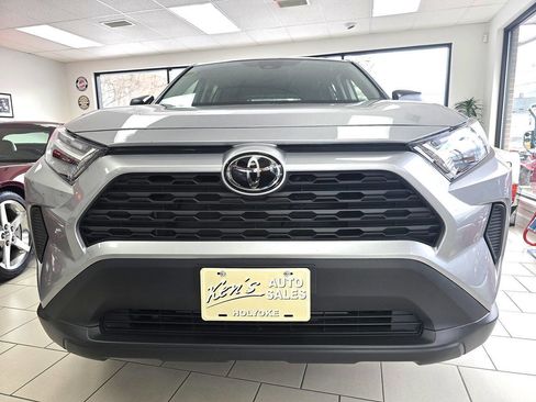 Used 2025 Toyota RAV4 LE image 5