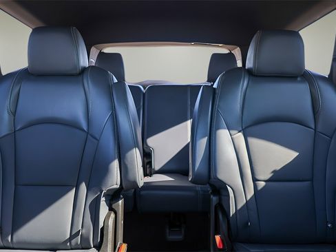 Used 2024 Buick Enclave Premium image 22