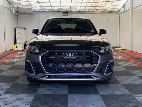 Used 2023 Audi Q5 e Premium Plus w/ Premium Plus Package AWD/4WD image 2
