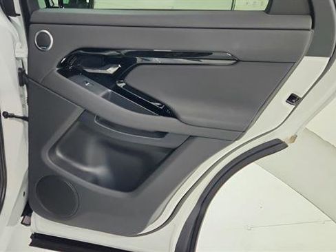 Used 2024 Land Rover Range Rover Evoque Dynamic SE image 28