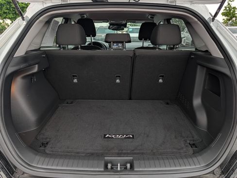 Certified 2022 Hyundai Kona SEL FWD image 18