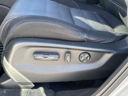 Used 2019 Honda CR-V EX image 11