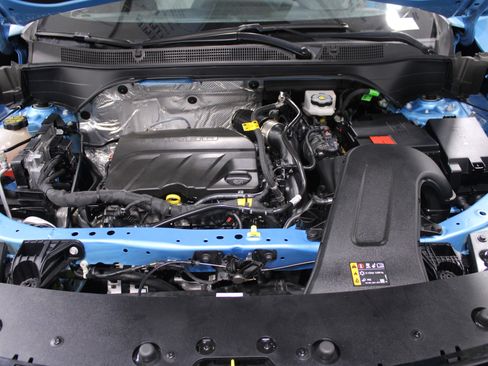 Used 2025 Chevrolet Trax RS image 37