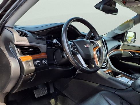 Used 2019 Cadillac Escalade Premium Luxury AWD/4WD image 12