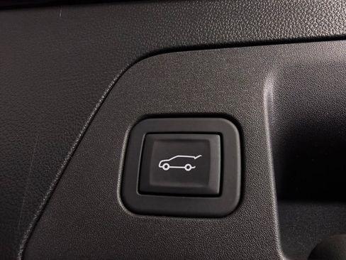 Used 2023 Buick Envision Avenir AWD/4WD image 31