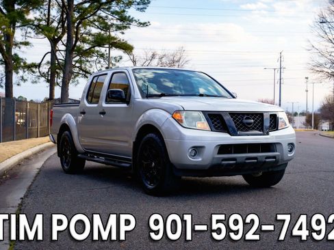 Used 2020 Nissan Frontier SV w/ Midnight Edition Floor Mats image 4