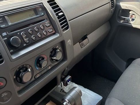 Used 2007 Nissan Frontier XE w/ Preferred Pkg image 8
