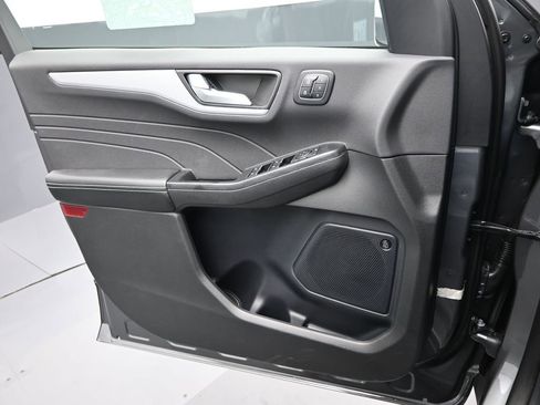 New 2025 Ford Escape SE w/ PHEV Premium Package image 16