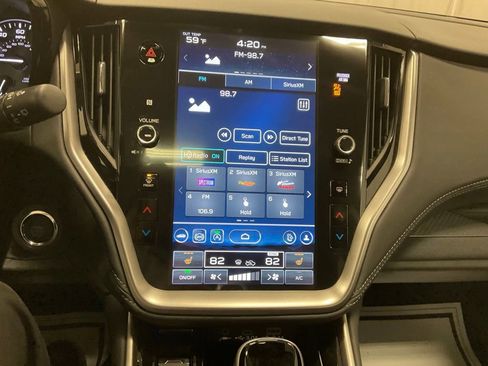 Used 2025 Subaru Outback Premium w/ Popular Package #1A image 15