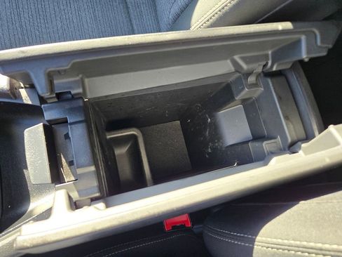 Used 2021 Nissan Rogue SV image 12