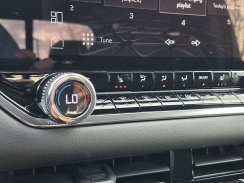 Certified 2024 GMC Canyon Elevation w/ Convenience Package image 28