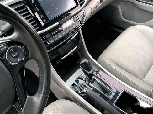 Used 2017 Honda Accord EX-L image 16