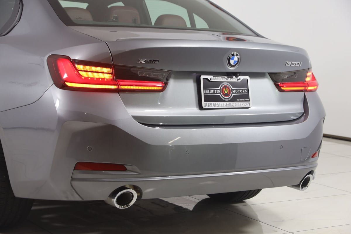 Used 2023 BMW 330i xDrive Sedan w/ Convenience Package AWD/4WD image 22