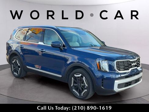 Used 2025 Kia Telluride S image 1