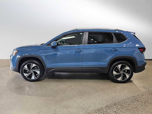 New 2025 Volkswagen Taos SE image 6