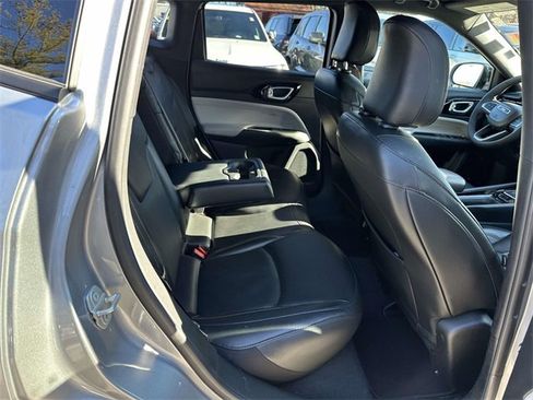 Certified 2023 Jeep Compass Limited image 20